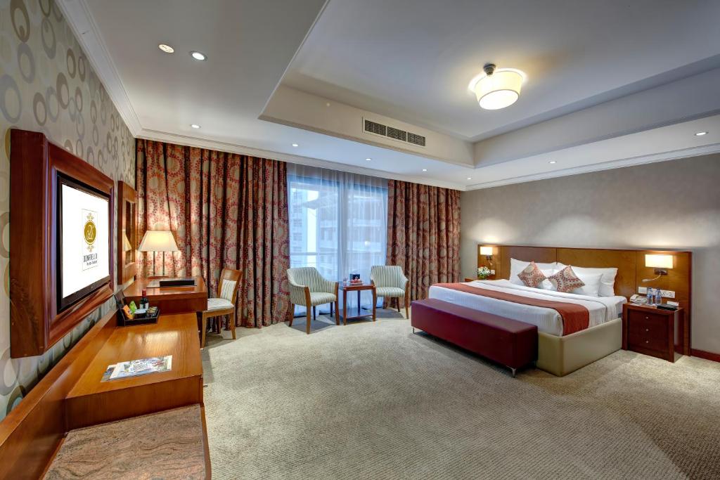 Двухместный (Номер Делюкс с кроватью размера «king-size») отеля Donatello Hotel, Дубай