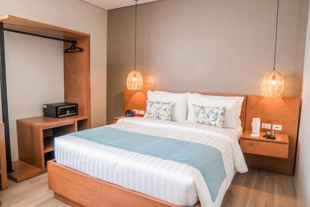 Двухместный (Улучшенный номер с кроватью размера «queen-size») курортного отеля Charlie's El Nido, Эль Нидо