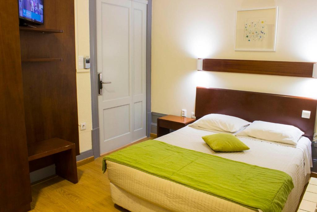 Двухместный (Двухместный номер с 1 кроватью, вид на сад) отеля Hotel Estoril Porto, Порту