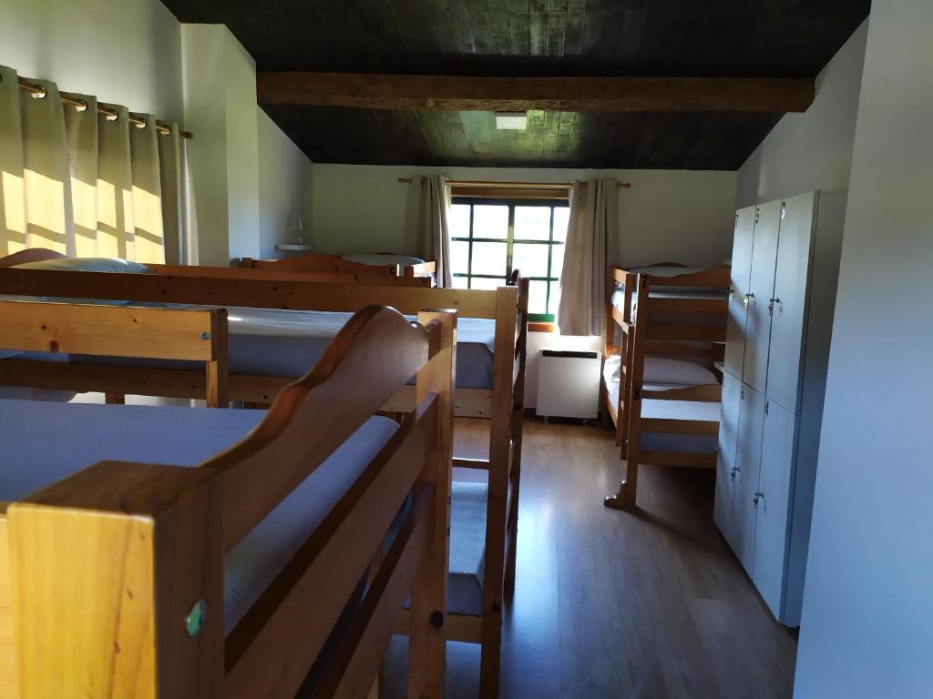Номер (Спальное место на двухъярусной кровати в общем номере для мужчин и женщин) хостела Camiño da Vieira, Сантьяго-де-Компостела