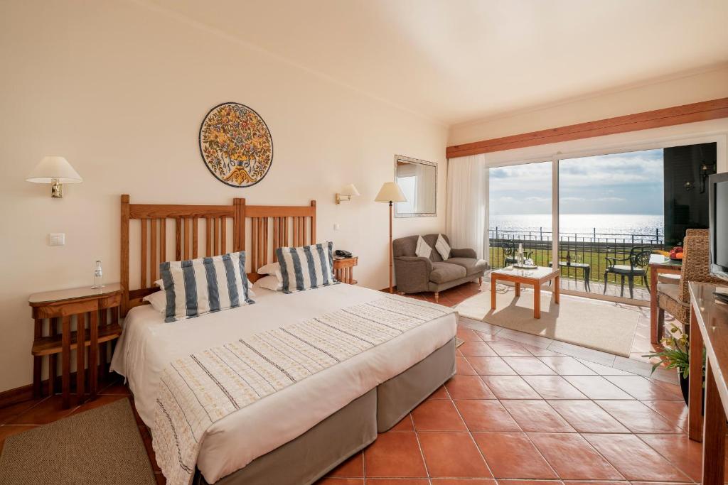 Двухместный (Двухместный номер с 1 кроватью, вид на море) отеля Hotel Albatroz Madeira, Санта-Крус