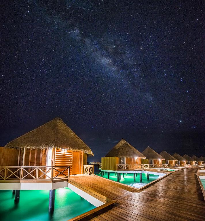 Вилла (Вилла «Закат» над водой) курортного отеля Mercure Maldives Kooddoo Resort, Кудду