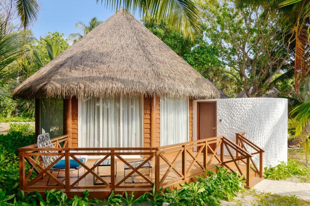 Вилла (Вилла «Пляж») курортного отеля Mercure Maldives Kooddoo Resort, Кудду