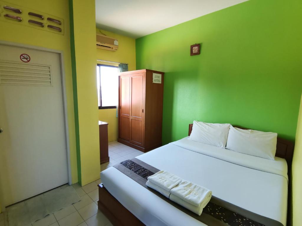 Двухместный (Стандартный двухместный номер с 1 кроватью) гостевого дома Samran Residence, Краби