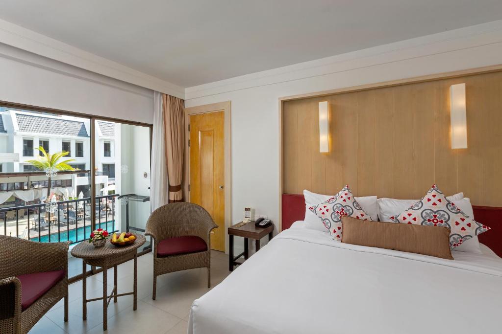 Двухместный (Двухместный номер Делюкс с 1 кроватью или 2 отдельными кроватями и видом на бассейн) курортного отеля Sawaddi Patong, Пхукет