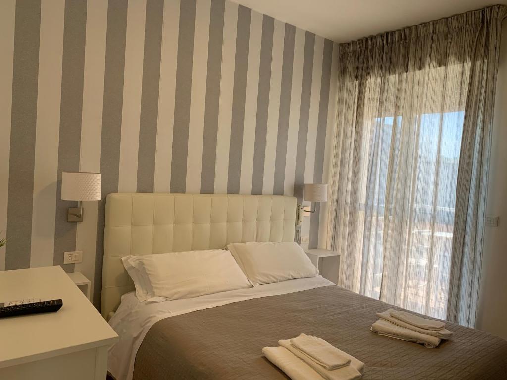 Двухместный (Улучшенный двухместный номер с 1 кроватью) отеля Hotel Villa Edda, Риччоне