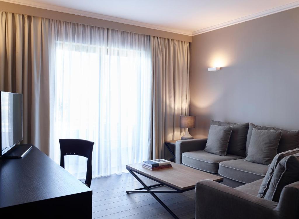 Семейный (Улучшенный люкс) отеля Pelagos Suites Hotel & Spa, Кос