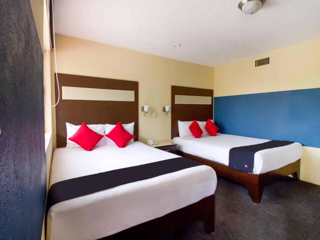Двухместный (Стандартный двухместный номер) отеля La Fuente Hotel & Suites, Сальтильо