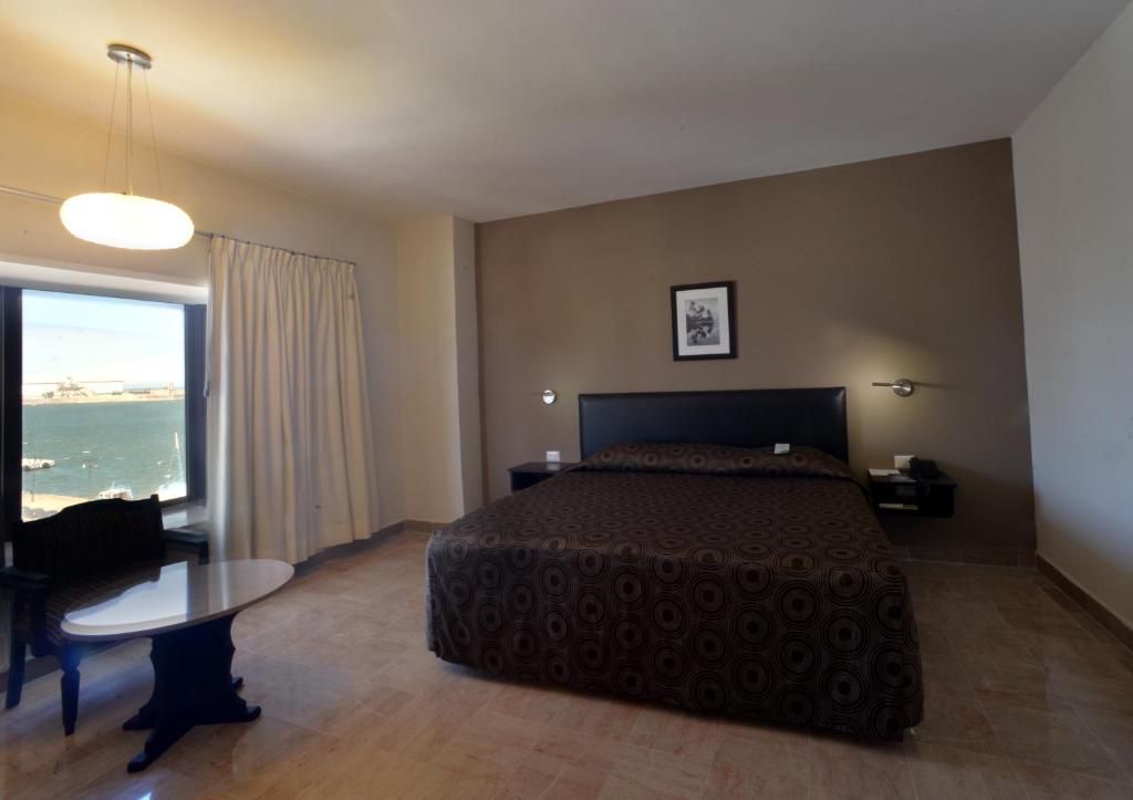Двухместный (Улучшенный номер с кроватью размера «king-size») отеля Hotel Mar y Tierra, Веракрус