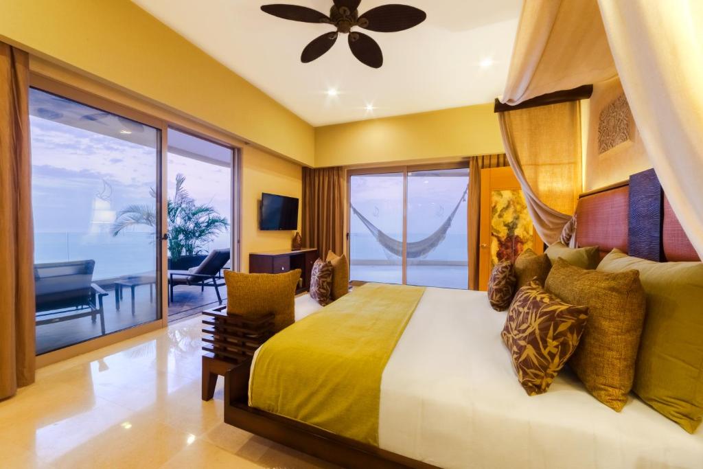 Двухместный (Люкс с 2 спальнями (для 2 взрослых и 2 детей)) отеля Garza Blanca Preserve Resort & Spa, Пуэрто-Вальярта