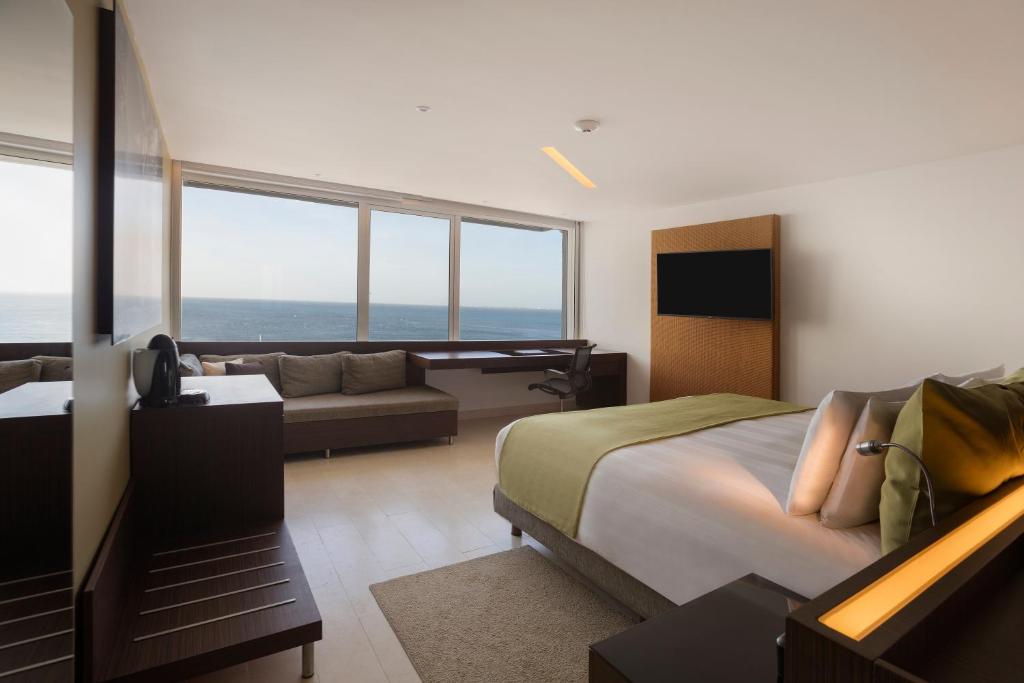 Двухместный (Классический номер с кроватью размера «king-size» и видом на океан) курортного отеля Presidente InterContinental Cancun Resort, Канкун