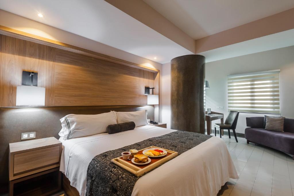 Двухместный (Стандартный номер с кроватью размера «king-size») отеля Hotel Real Maestranza, Гвадалахара