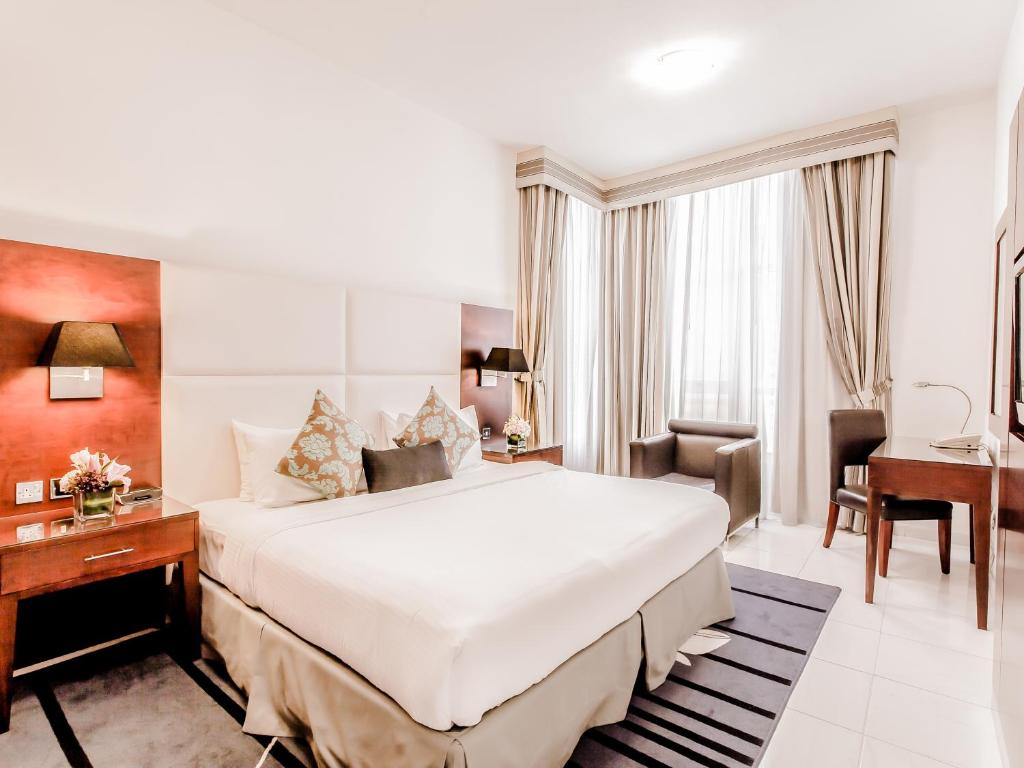 Сьюит (Суперлюкс с 2 спальнями) отеля Ramada Hotel & Suites Sharjah, Шарджа