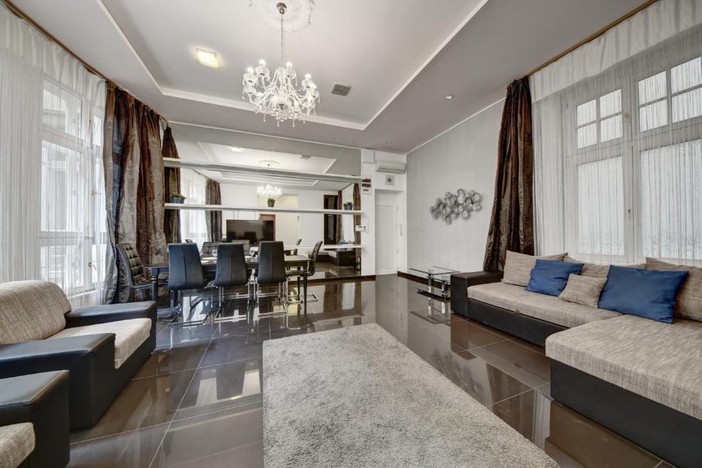 Сьюит (Улучшенный люкс с кроватью размера «king-size»), Fashion Street Boutique Apartment