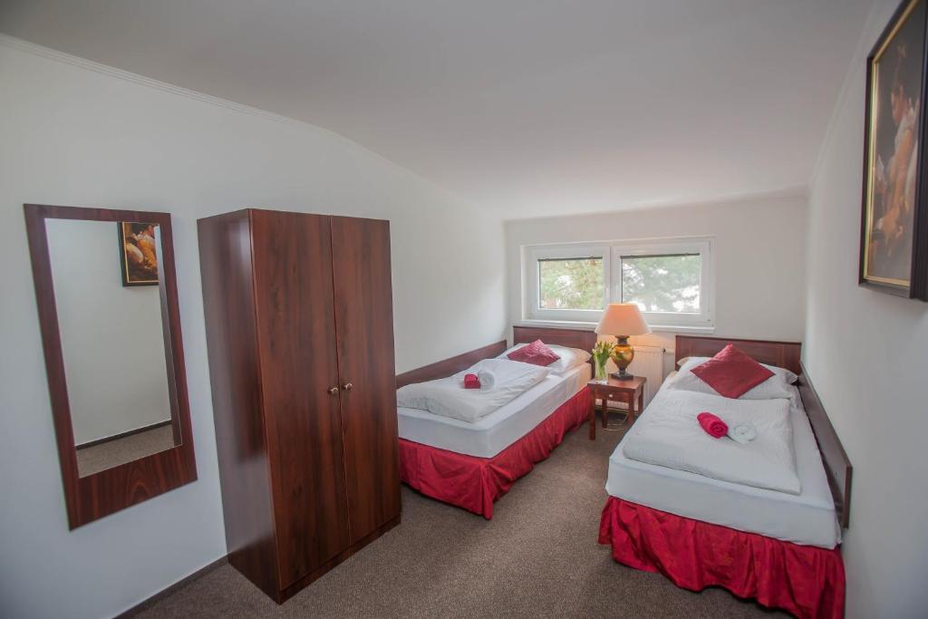 Двухместный (Двухместный номер с 1 кроватью или 2 отдельными кроватями) отеля Koliba, Литомержице