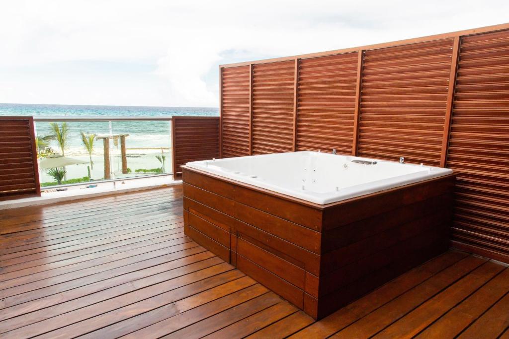 Сьюит (Полулюкс с гидромассажной ванной) отеля Ocean Dream BPR, Канкун