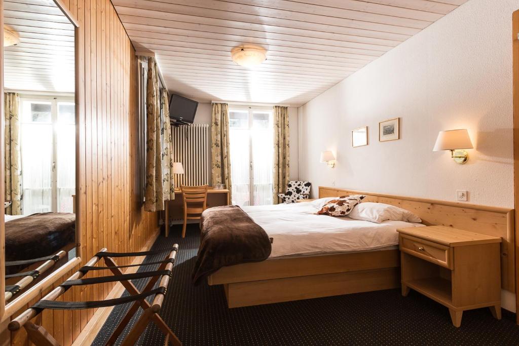 Двухместный (Стандартный двухместный номер с 1 кроватью) отеля Hotel Oberland, Лаутербруннен