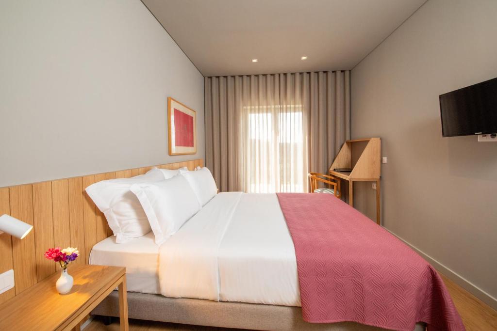 Двухместный (Специальное предложение для заблаговременного бронирования - Двухместный номер с 1 кроватью или 2 отдельными кроватями) отеля Hotel Principe Perfeito, Визеу