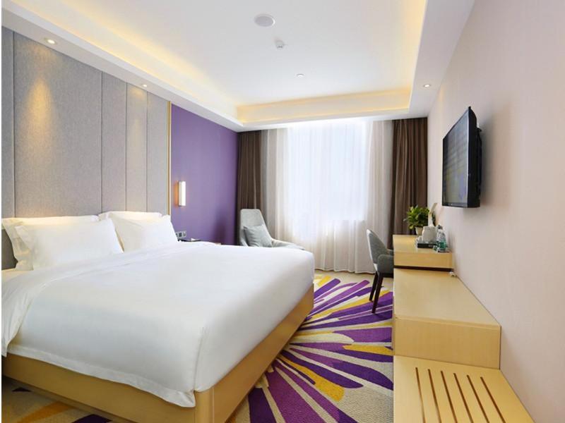 Двухместный (Номер Делюкс с кроватью размера «king-size») отеля Lavande Hotel Beijing West Railway Station South Square, Пекин
