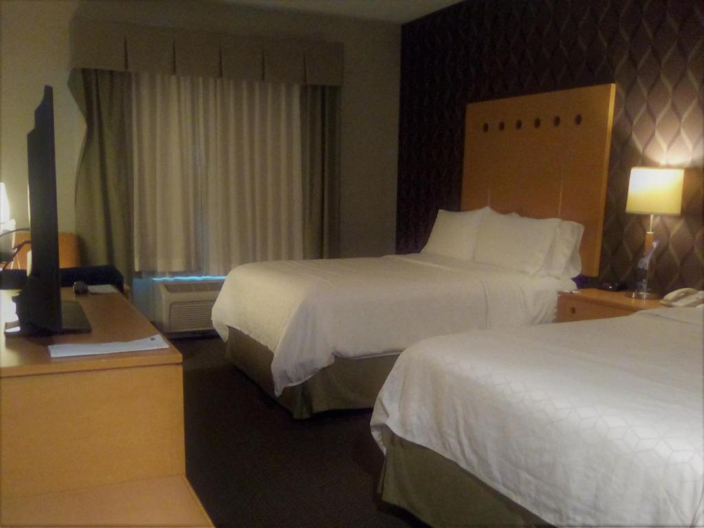 Двухместный (Номер с 2 кроватями размера «queen-size» – Для некурящих) отеля Holiday Inn Express & Suites Monterrey Aeropuerto, Монтеррей
