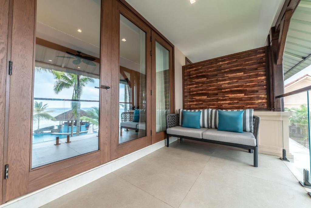 Двухместный (Nirvana Premium Ocean view room ( ADULT ONLY)) курортного отеля Le Meridien Ile Maurice, Пуант-о-Пиман