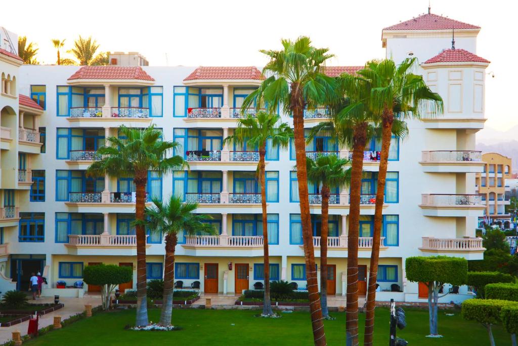Одноместный (Улучшенный одноместный номер) курортного отеля Helnan Marina Sharm Hotel, Шарм-эль-Шейх