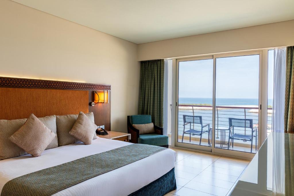 Двухместный (Superior Sea view (1 Adult)) отеля Millennium Resort Mussanah, Маскат