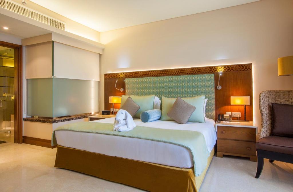 Сьюит (Junior Garden view Suite (1 Adult)), Millennium Resort Mussanah