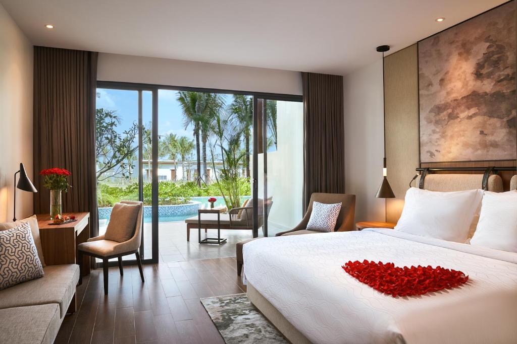 Двухместный (Предложение Staycation - Улучшенный номер с бесплатным предоставлением номера более высокой категории, завтраком, шоколадным угощением, трансф) курортного отеля Mövenpick Resort Waverly Phu Quoc, Дуонг-Донг