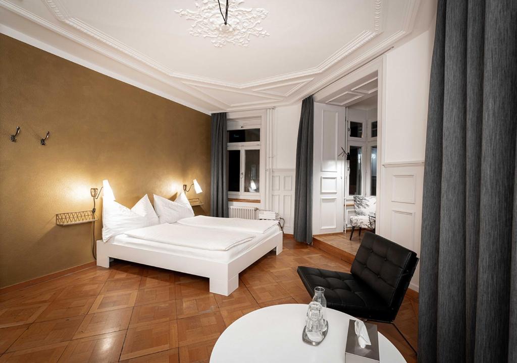 Двухместный (Номер с кроватью размера «queen-size» и общей ванной комнатой) гостевого дома Gasthaus zum Guten Glück, Цюрих