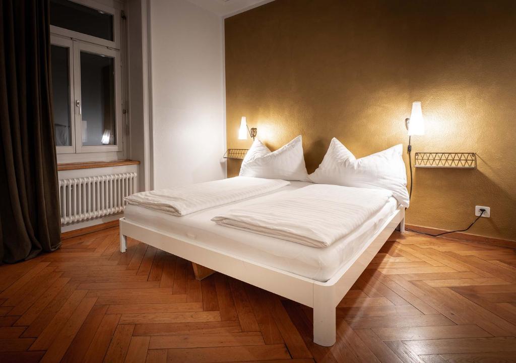 Двухместный (Двухместный номер с 1 кроватью и общей ванной комнатой) гостевого дома Gasthaus zum Guten Glück, Цюрих