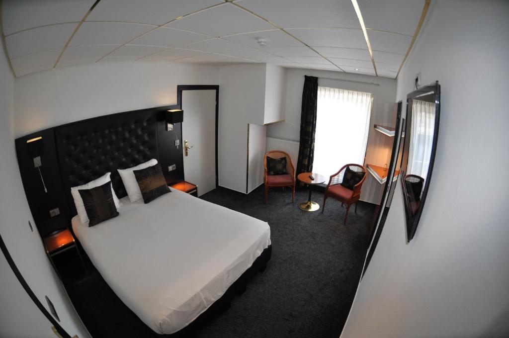 Двухместный (Улучшенный двухместный номер - 3 этаж) отеля Hotel Le Beau Rivage, Мидделбург