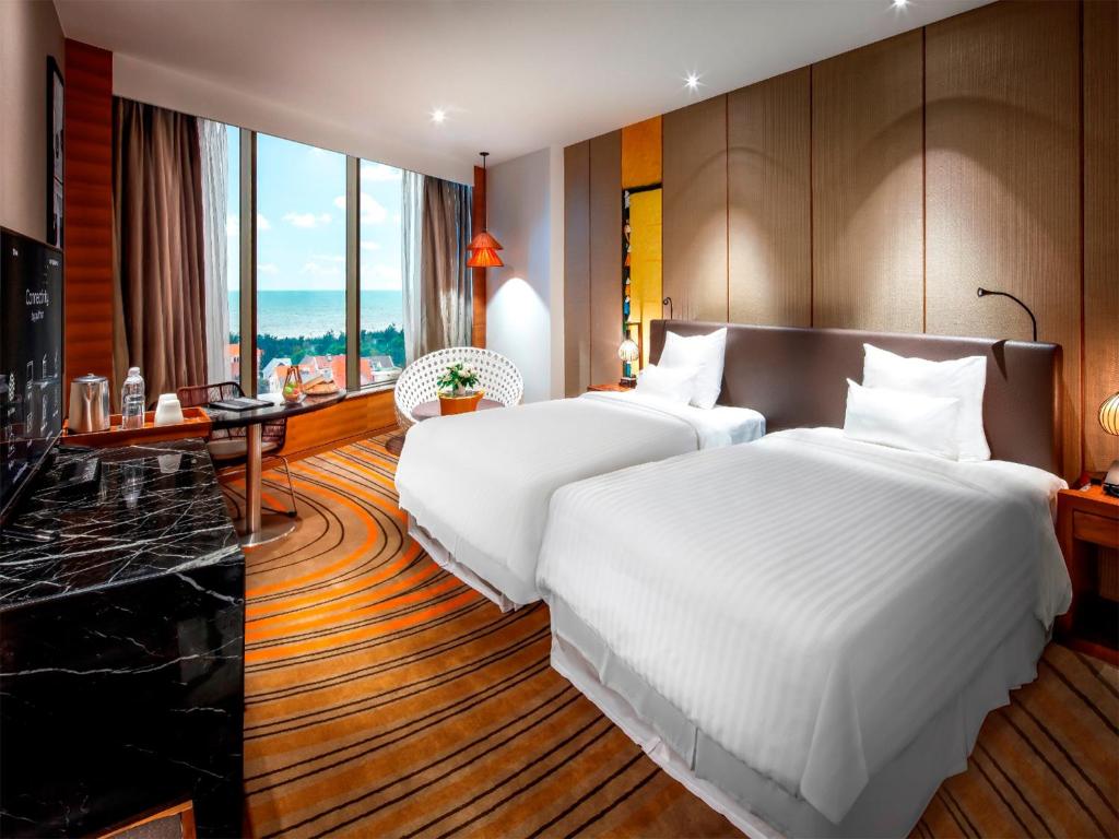 Двухместный (Двухместный номер Делюкс с 2 отдельными кроватями и видом на море.) отеля Pullman Vung Tau, Вунгтау