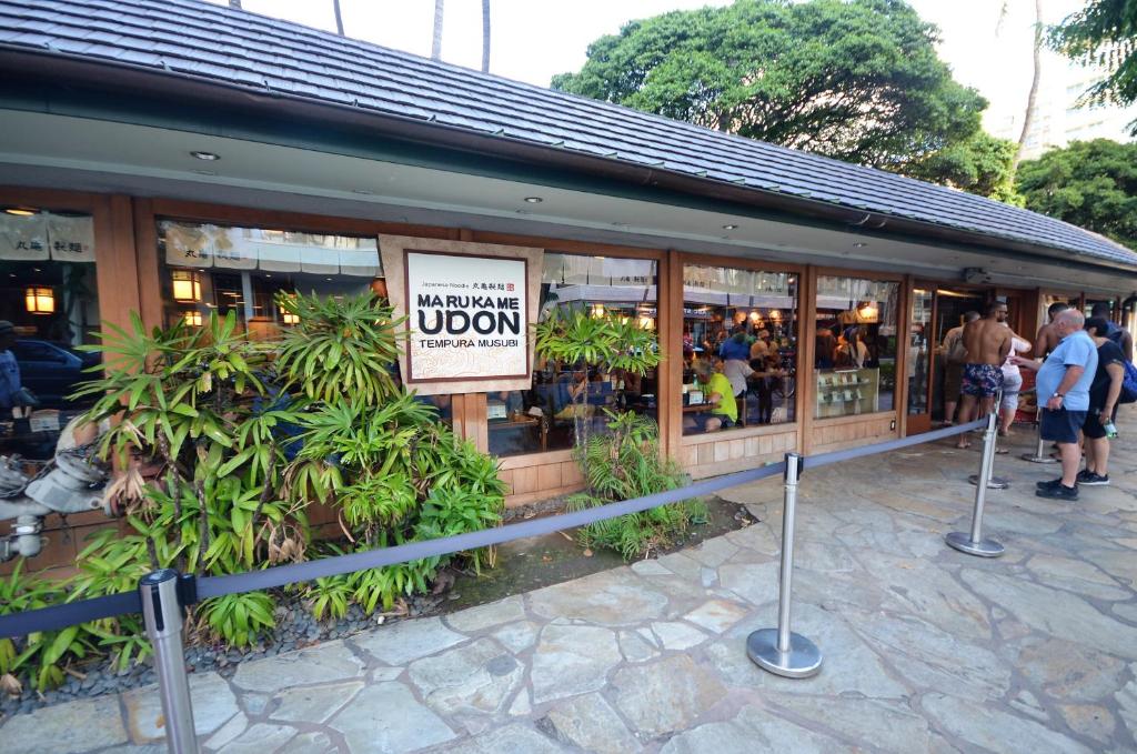 Апартаменты (Апартаменты), Hawaiian King 501 Studio, Pool and BBQ Grill, Sleeps 4