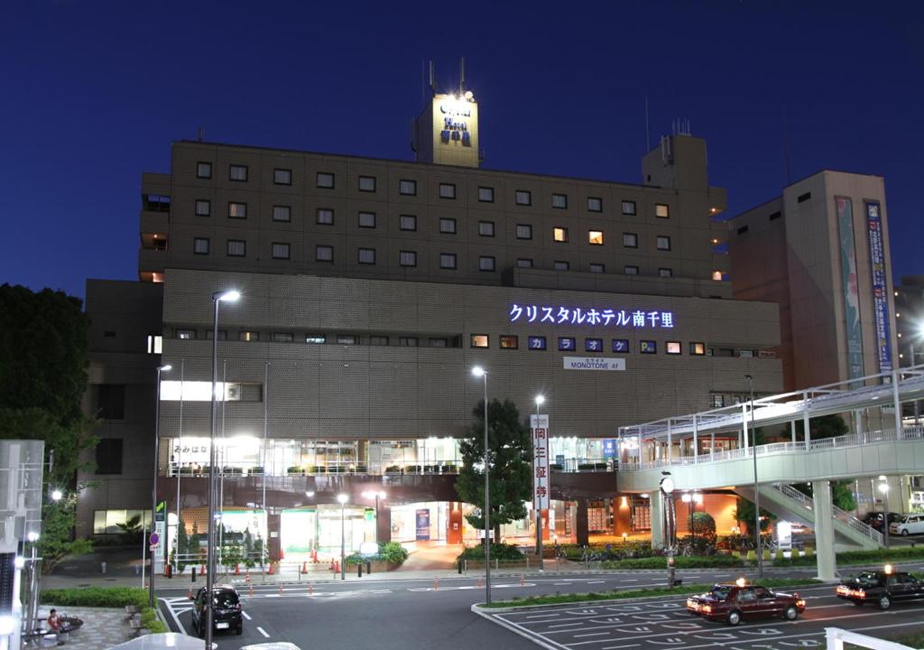Minamisenri Crystal Hotel, Осака