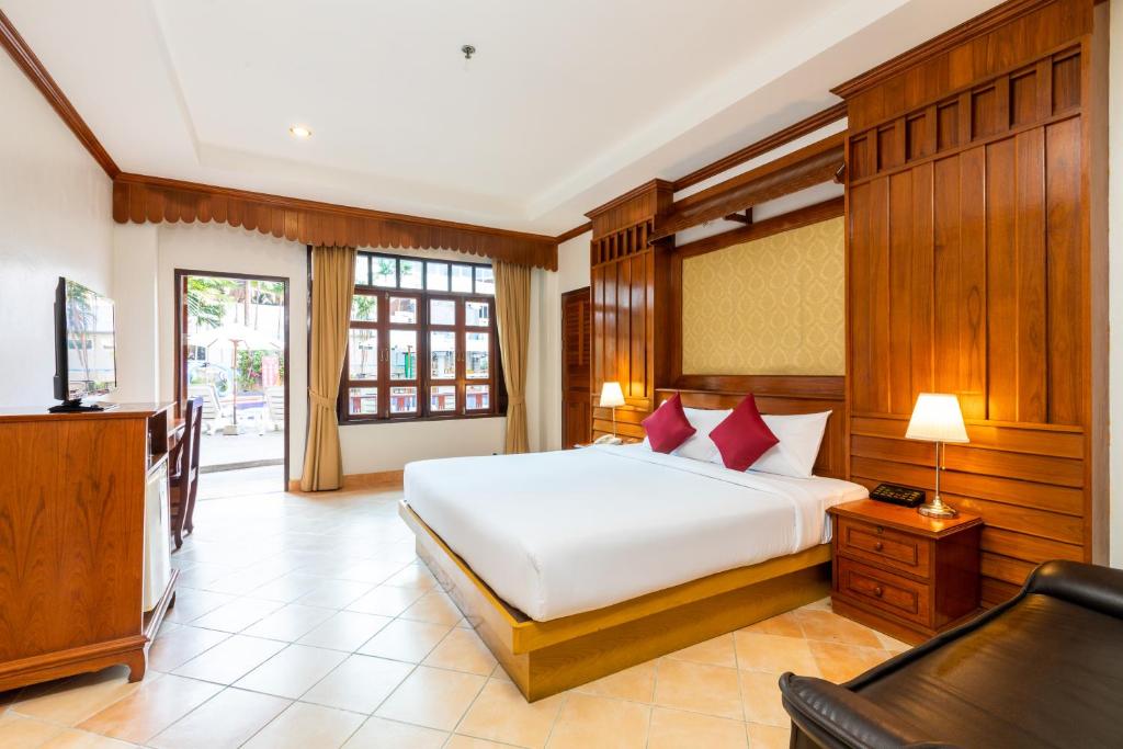 Двухместный (Двухместный номер Делюкс с 1 кроватью или 2 отдельными кроватями, доступ к бассейну) курортного отеля Tony Resort, Пхукет