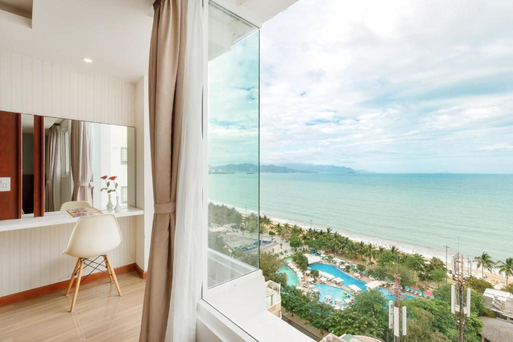 Апартаменты (Апартаменты с 1 спальней и видом на море), Paris Nha Trang Hotel