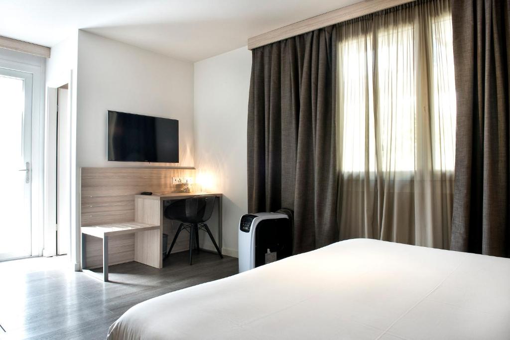 Двухместный (Стандартный двухместный номер с 1 кроватью) отеля Chez Maman Hotel & Restaurant, Женева