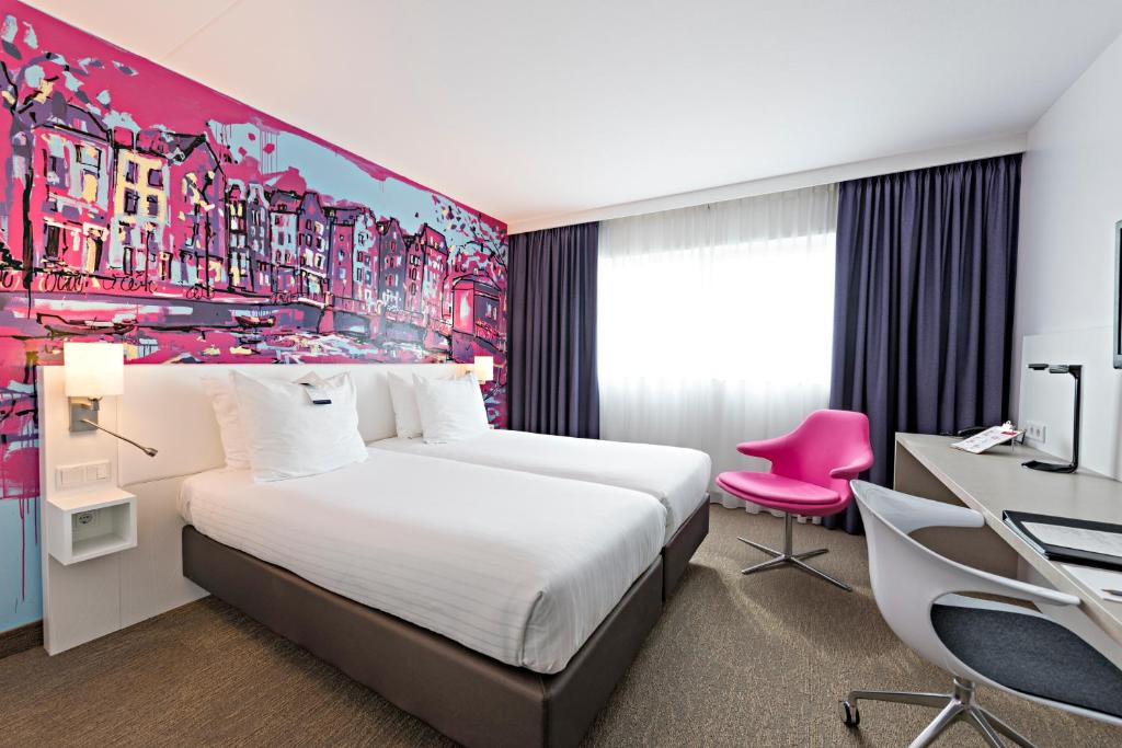 Двухместный (Улучшенный двухместный номер с 1 кроватью или 2 отдельными кроватями) отеля WestCord Art Hotel Amsterdam 3 stars, Амстердам