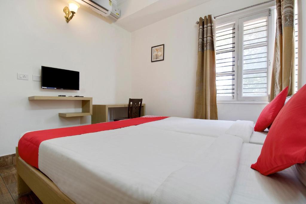 Двухместный (Небольшой двухместный номер с 1 кроватью) отеля OYO 9252 SLN Homes, Бангалор