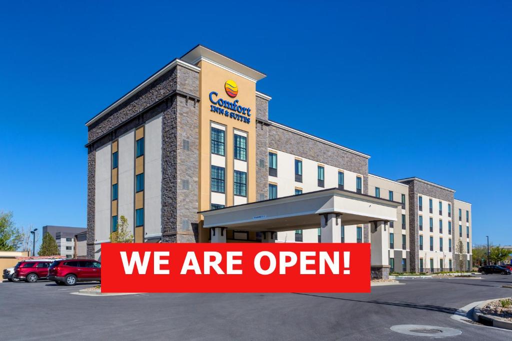 Семейный (Queen Room with Two Queen Beds and Roll-In Shower - Accessible/Non-Smoking), Comfort Inn & Suites Salt Lake City Airport