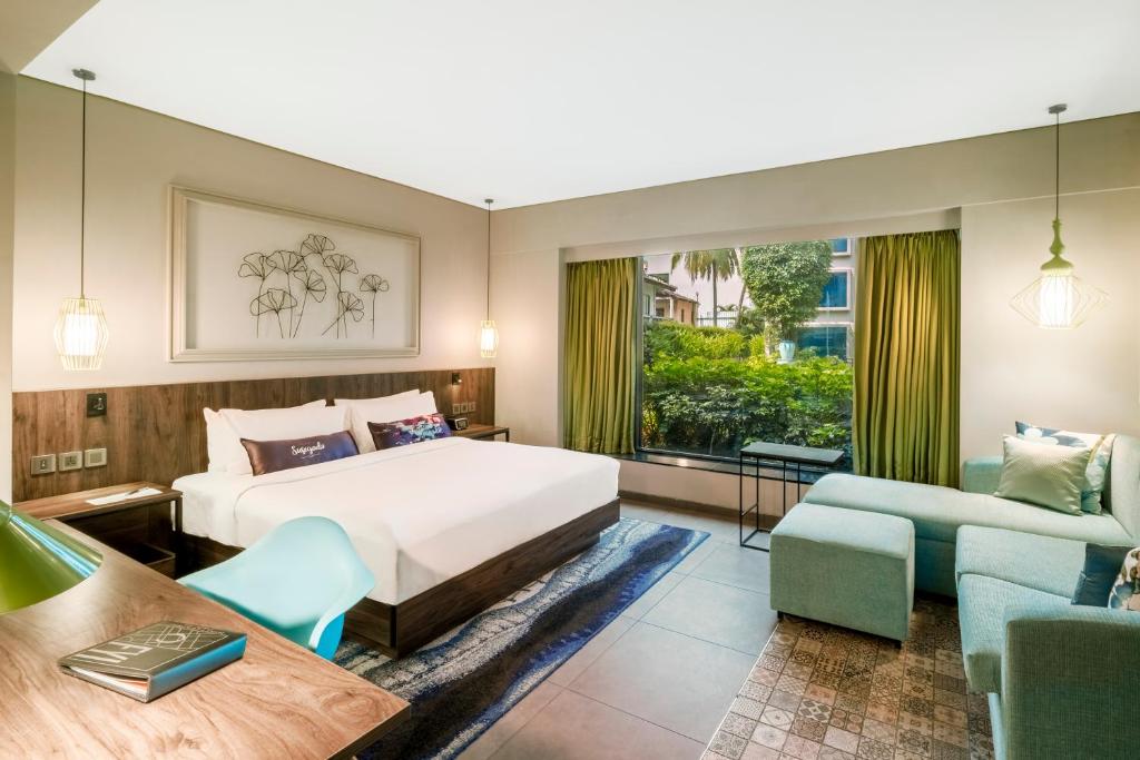 Двухместный (King Bed, Sofabed with 15% discount on Food and Beverage) отеля Hyatt Place Goa Candolim, Кандолим