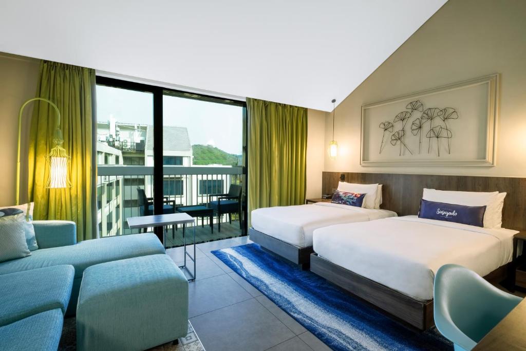 Трехместный (Twin Room with Balcony and 15% discount on Food and Beverage) отеля Hyatt Place Goa Candolim, Кандолим