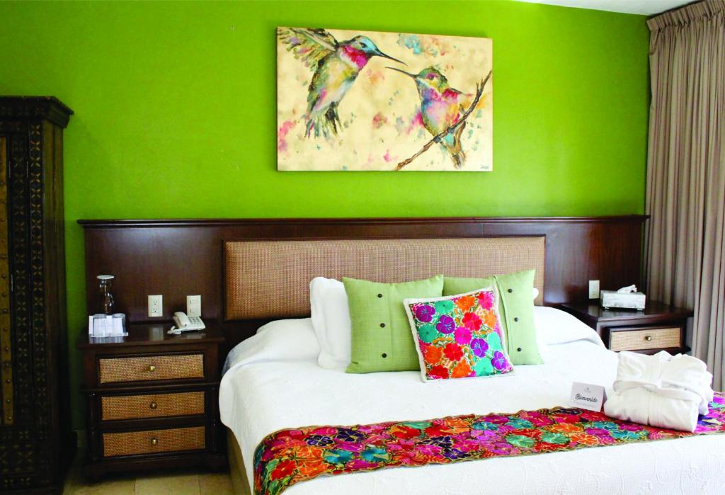 Сьюит (Suite 3 Deluxe King Size Bed Terrace) отеля Hotel Lindo Ajijic Bed & Breakfast, Ахихик