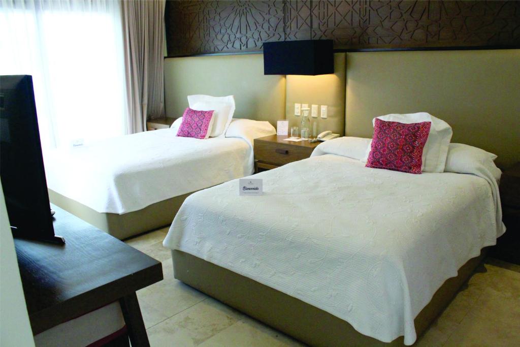 Двухместный (Suite 4 Double Lake View Terrace) отеля Hotel Lindo Ajijic Bed & Breakfast, Ахихик