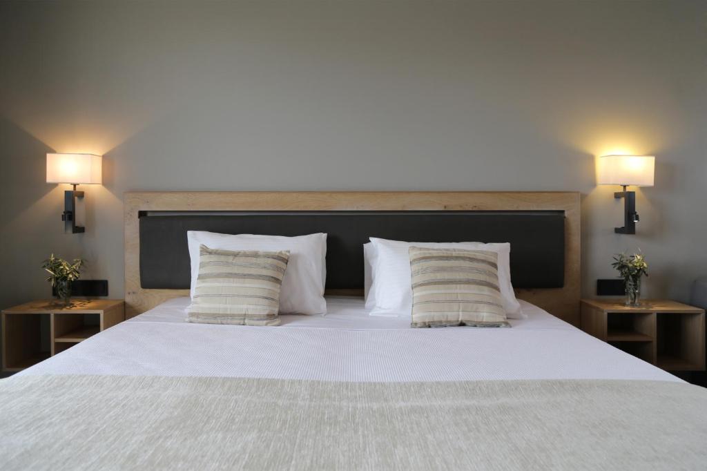 Двухместный (Стандартный двухместный номер с 1 кроватью или 2 отдельными кроватями и боковым видом на море) отеля Palmyra Beach Hotel, Афины