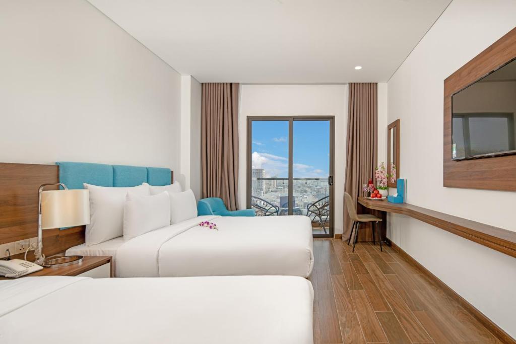 Двухместный (Twin Room with Partial City View and River View), Gold Plaza Hotel Da Nang