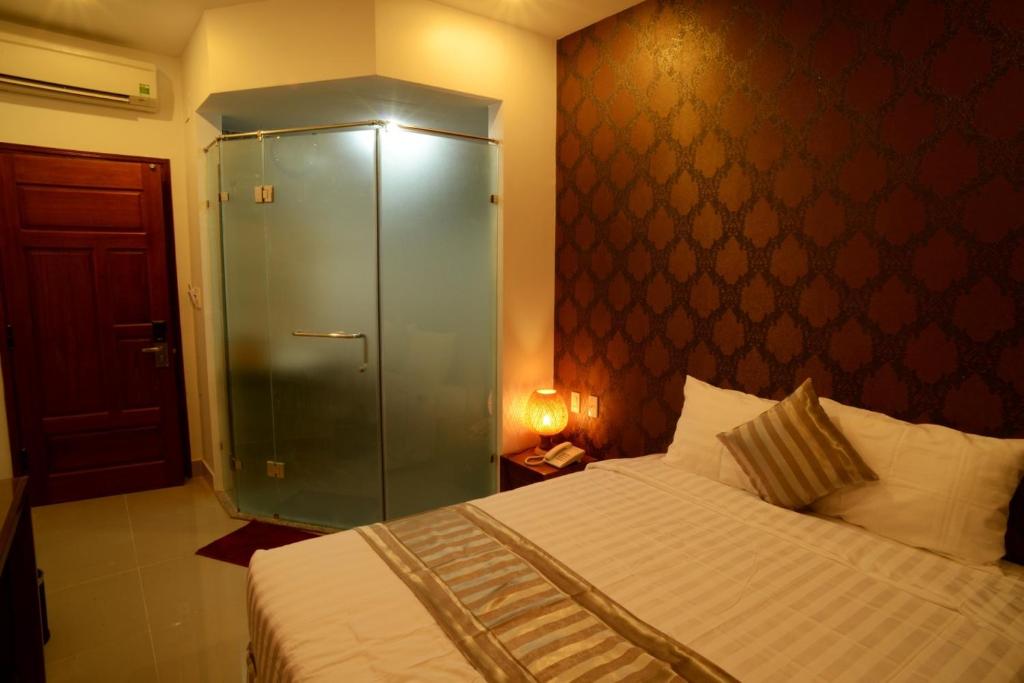 Двухместный (Улучшенный двухместный номер с 1 кроватью) отеля Lien Do Star Hotel, Баолок