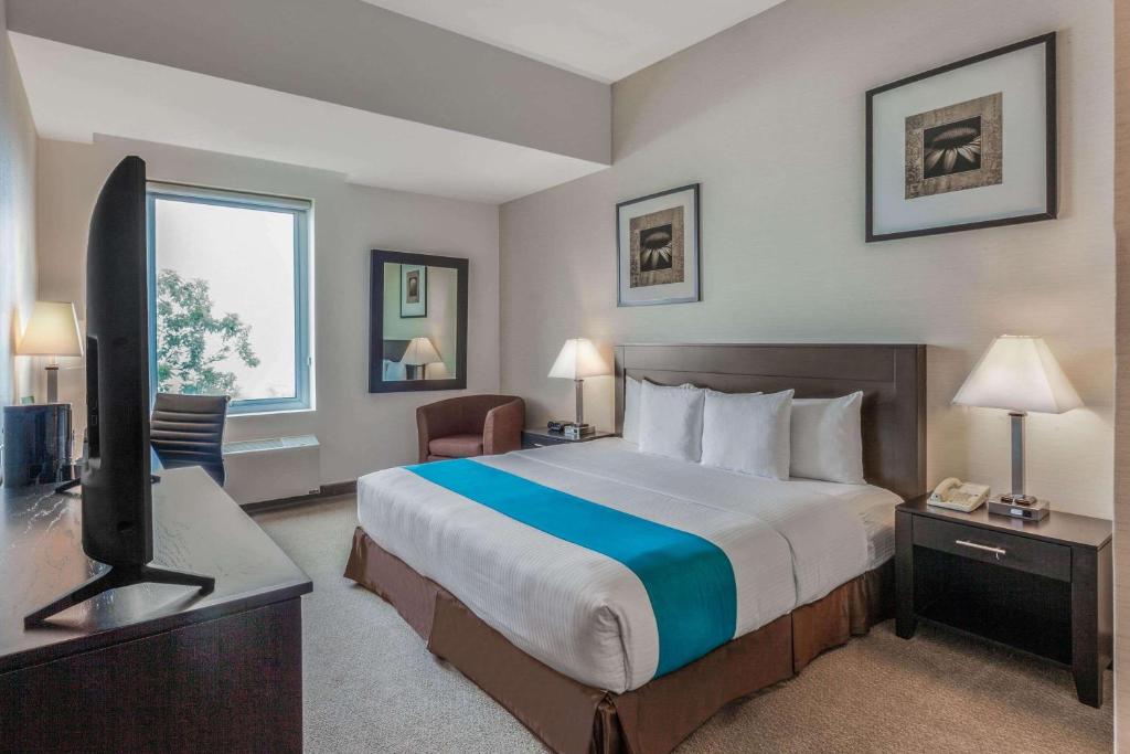 Двухместный (Номер с кроватью размера «king-size» – Подходит для гостей с ограниченными физическими возможностями) отеля LQ Hotel by La Quinta Poza Rica, Поса-Рика-де-Идальго