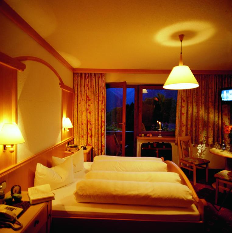 Двухместный (Стандартный двухместный номер с 1 кроватью) отеля Hotel Huber Hochland, Визинг